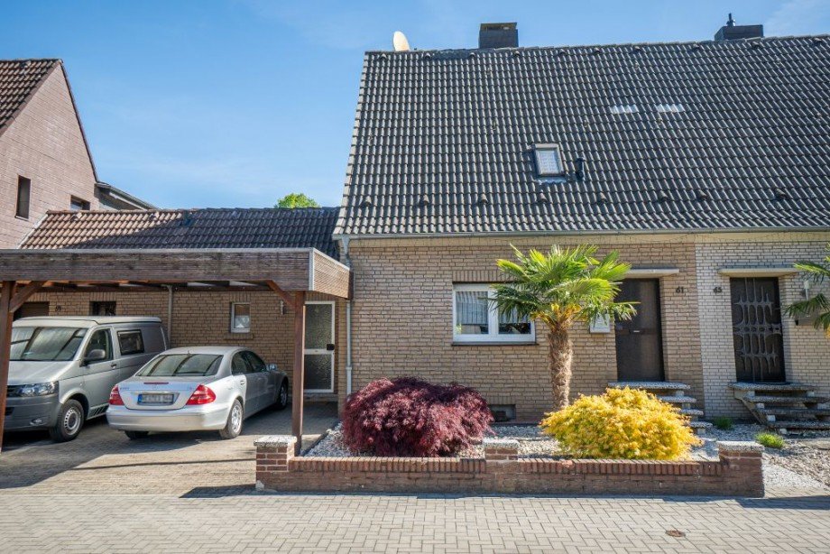 Vorderansicht des Hauses Doppelhaush�lfte Voerde