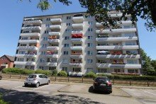 R�ckansicht des Hauses Sch�ne Kapitalanlage im Herzen von Friedrichsfeld mit gro�em Balkon und Aufzug