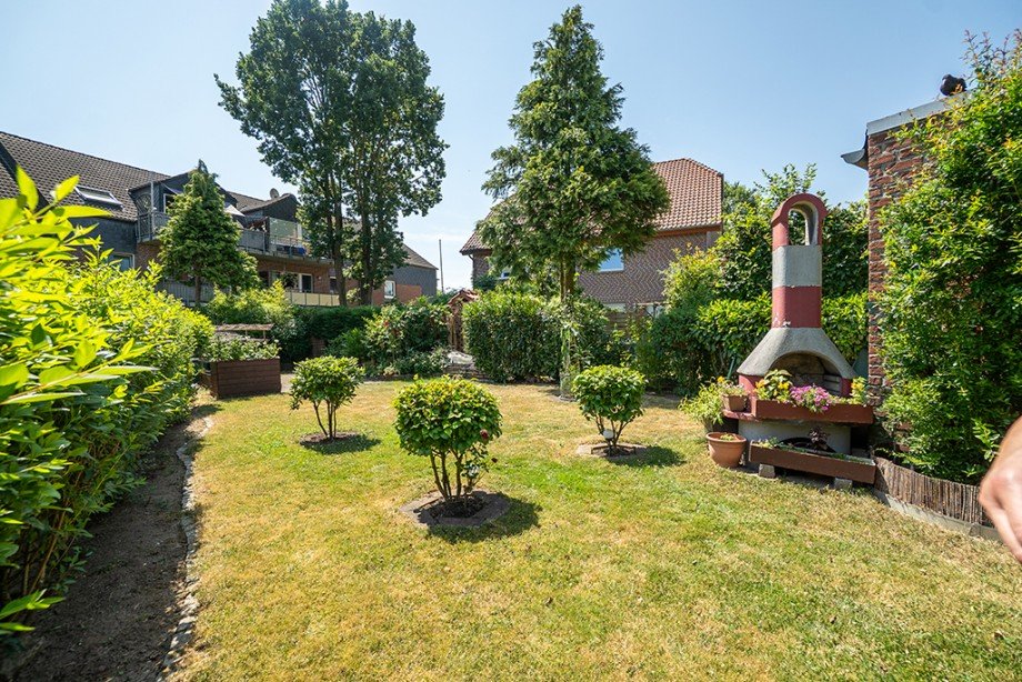 Blick in den Garten Doppelhaush�lfte Voerde