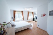 Das Schlafzimmer Erf�llen Sie sich Ihren Wohntraum in dieser gro�z�gigen und liebevoll gepflegten Doppelhaush�lfte