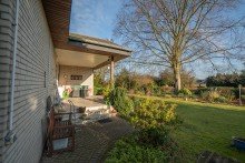 Die Terrasse Hier ist ein Wohnen bis ins hohe Alter m�glich! Sch�ner Bungalow mit gro�em Grundst�ck