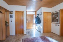 Der Eingangsbereich Hier ist ein Wohnen bis ins hohe Alter m�glich! Sch�ner Bungalow mit gro�em Grundst�ck