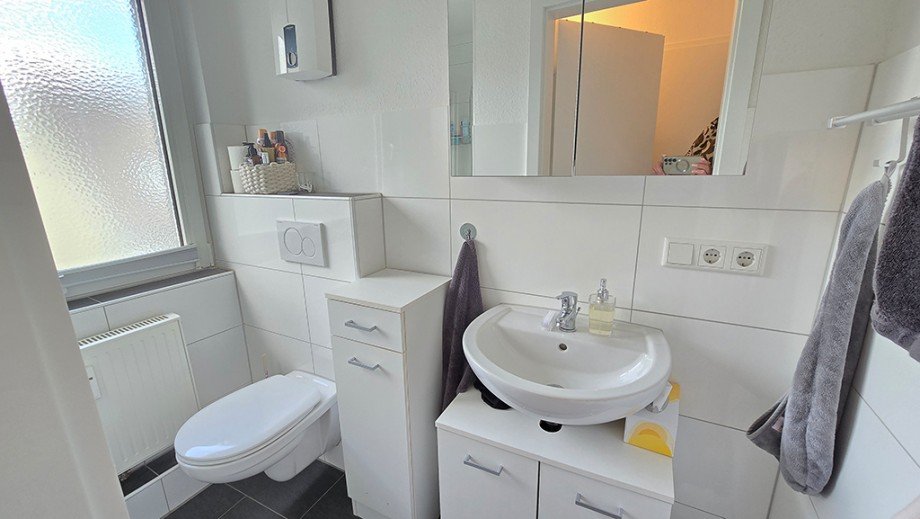 Badezimmer Whg. DG Mehrfamilienhaus Duisburg