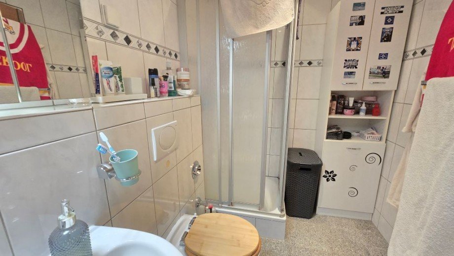 Das Badezimmer Bild 2 Etagenwohnung Voerde