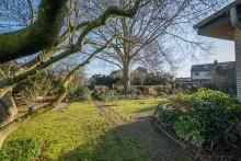 Blick in den Garten Hier ist ein Wohnen bis ins hohe Alter m�glich! Sch�ner Bungalow mit gro�em Grundst�ck