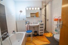 Das Badezimmer Bild 2 Hier ist ein Wohnen bis ins hohe Alter m�glich! Sch�ner Bungalow mit gro�em Grundst�ck