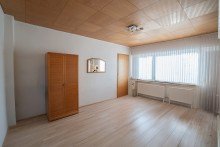 B�ro oder Hobbyraum Hier ist ein Wohnen bis ins hohe Alter m�glich! Sch�ner Bungalow mit gro�em Grundst�ck