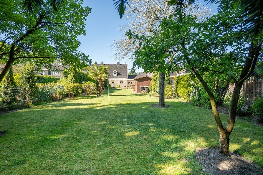 Der hintere Gartenbereich Doppelhaush�lfte Voerde