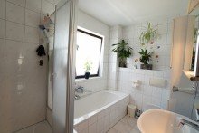 Das Badezimmer Erf�llen Sie sich Ihren Wohntraum in dieser gro�z�gigen und liebevoll gepflegten Doppelhaush�lfte